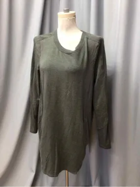 ATHLETA SIZE LARGE PET Ladies DRESS