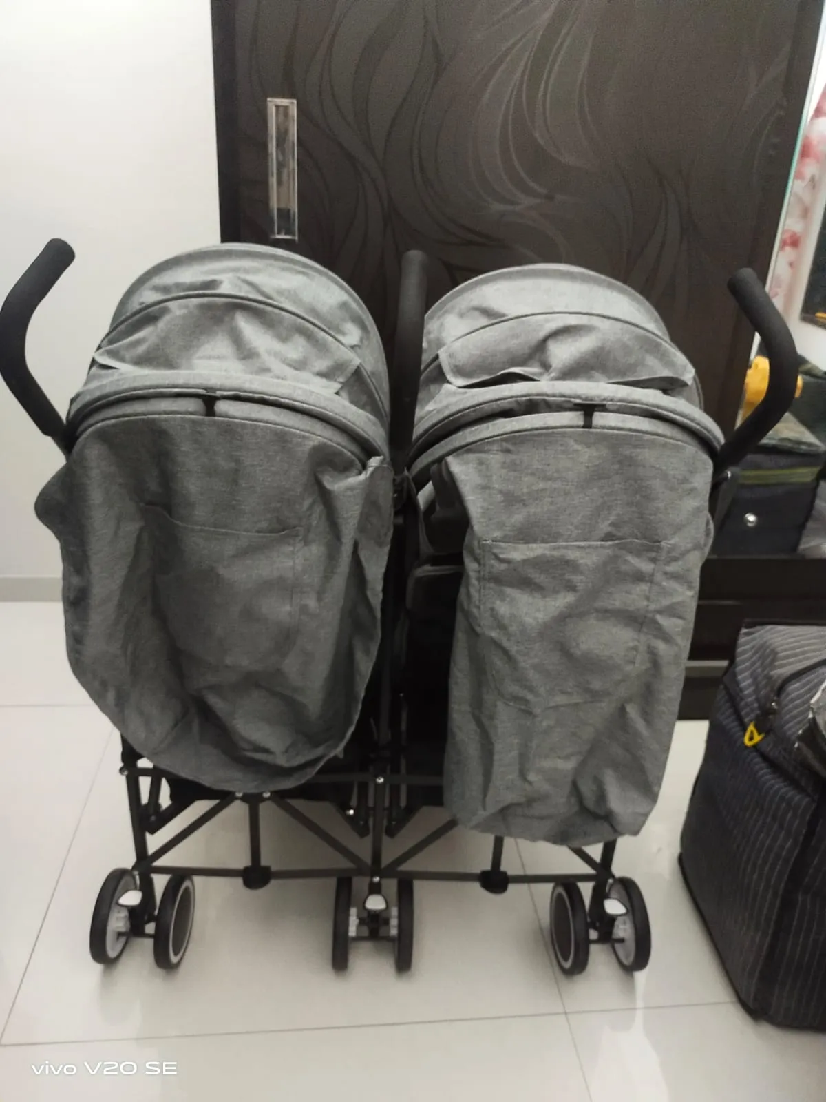 BABYHUG Deuce Twins Stroller